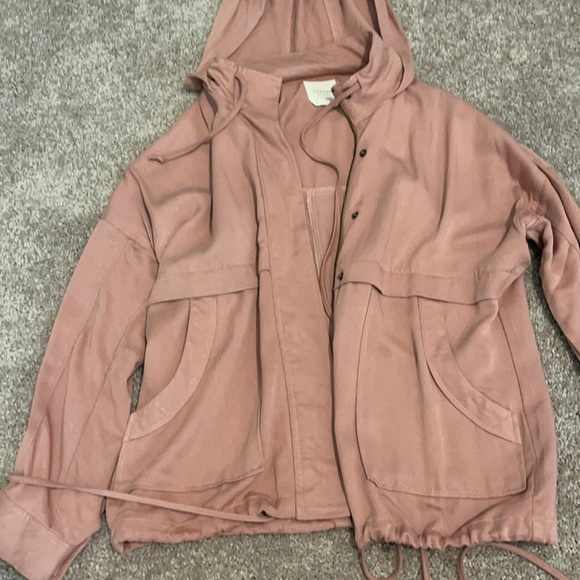 Pink light jacket - Picture 1 of 2